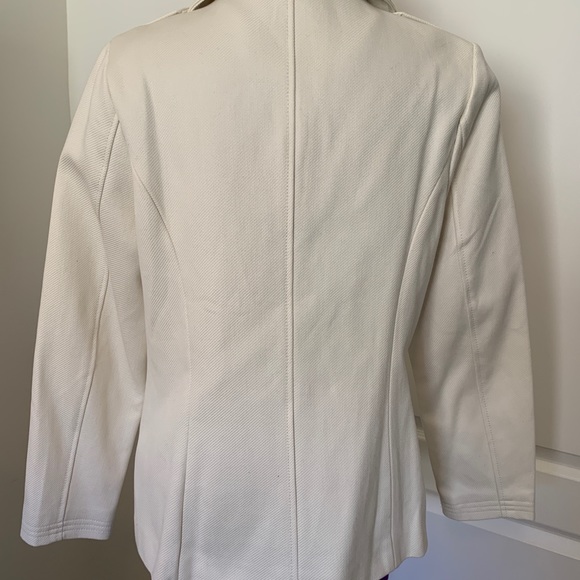 Beautiful White Jacket - Picture 7 of 10